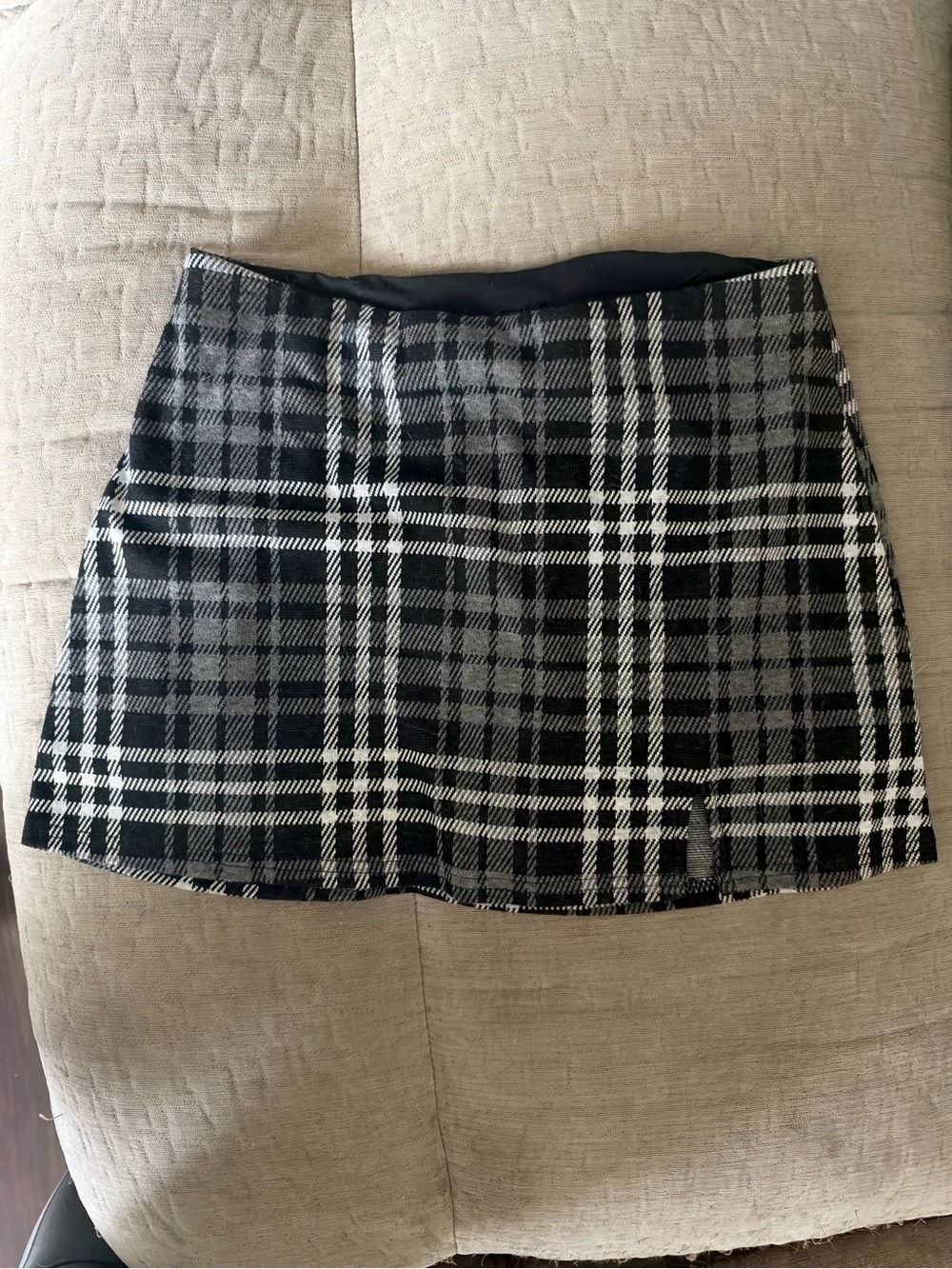 American Eagle Outfitters Plaid Mini Skort Size Small Black Gray Preppy